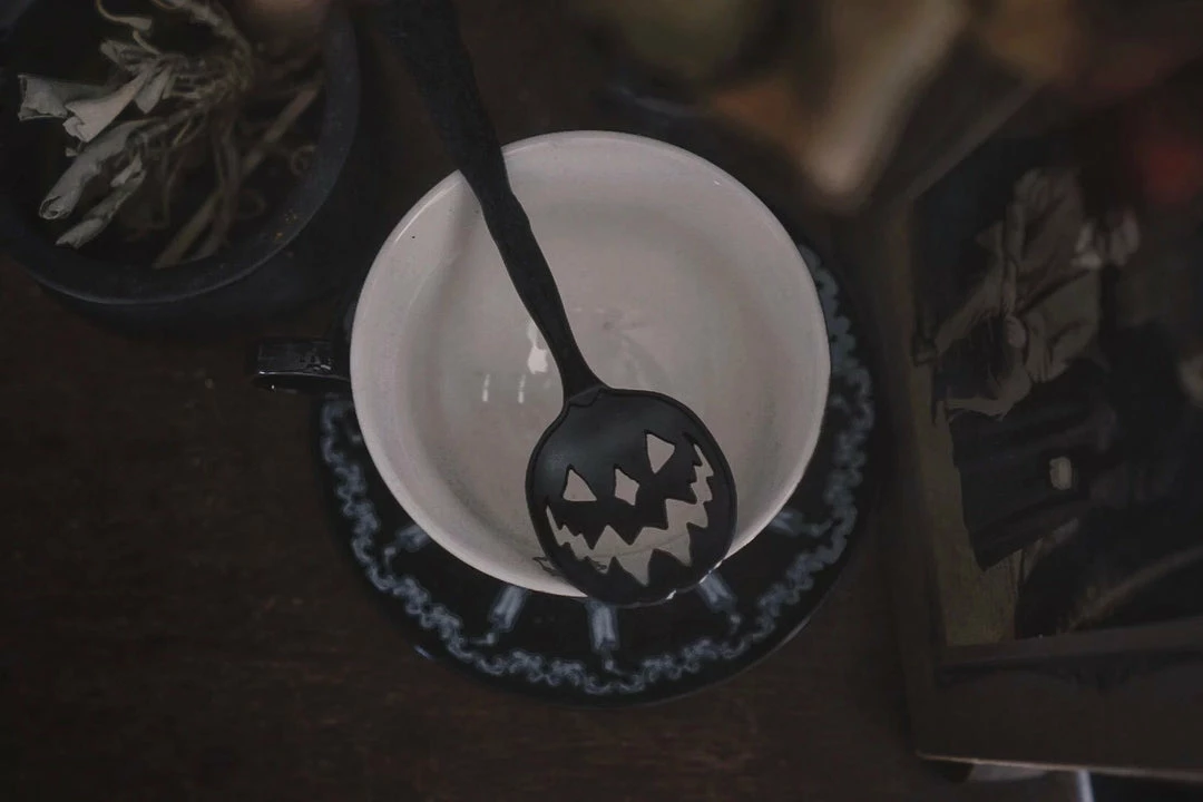 Lively Ghosts Gift Ideas Haunted Hallows Tea Spoon - Black 4 Lively Ghosts Gift Ideas Haunted Hallows Tea Spoon - Black
