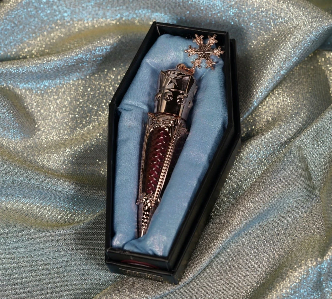 Bloody Blush Krampus - Venom Plumping Gloss Gift Ideas 6 Bloody Blush Krampus - Venom Plumping Gloss Gift Ideas