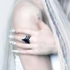 Rogue And Wolf Jewelry Sting Of Truth Ring In Black